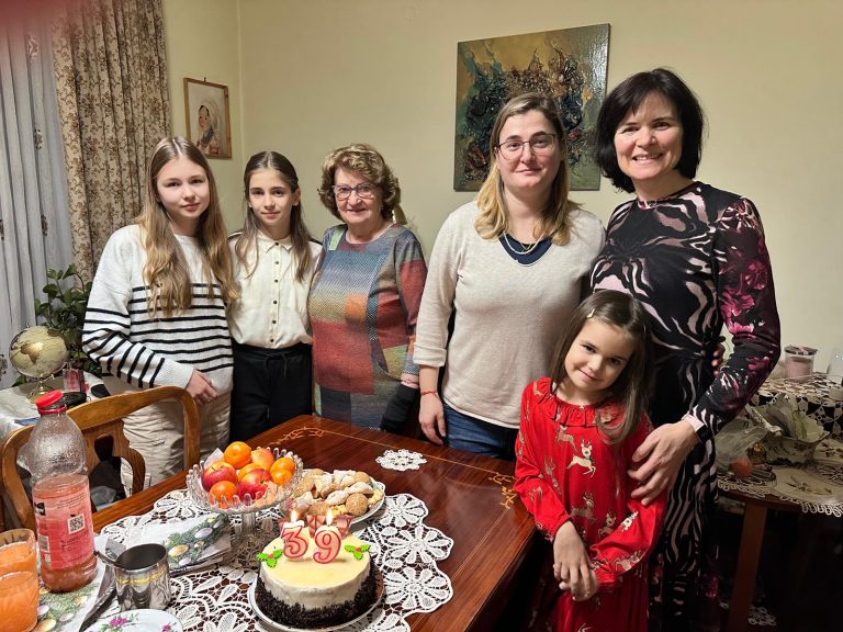 A home visit for a special ocassion - Mrs. F. H. daughter's birthday